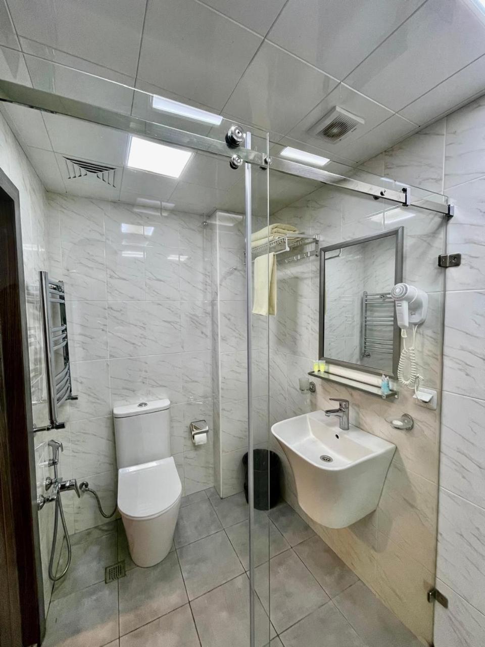 Markaz Nizami Street Hotel *